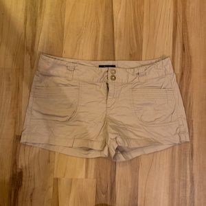 Express Sz 6 Tan Shorts w/ Gold Accents